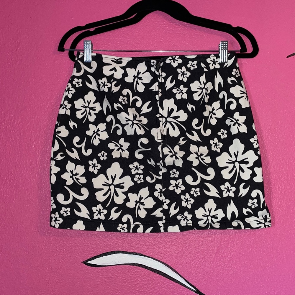 Wild Fable Black and White Floral Skirt - Picture 2 of 2